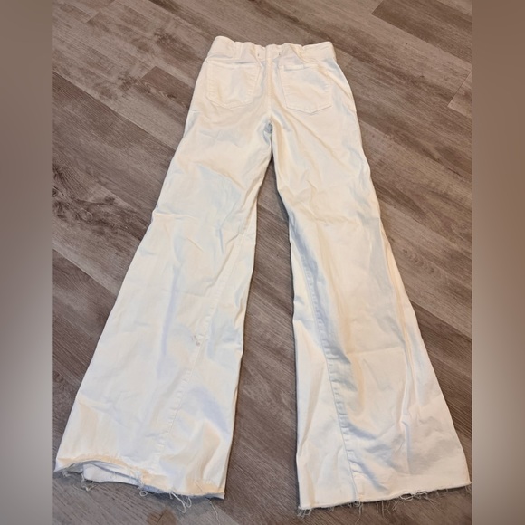 We the Free raw hem, flare, pull in jean, size 27 - Picture 2 of 4